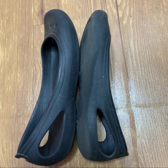 Crocs Slip On Shoes Women Size 7 - Picture 4 of 8